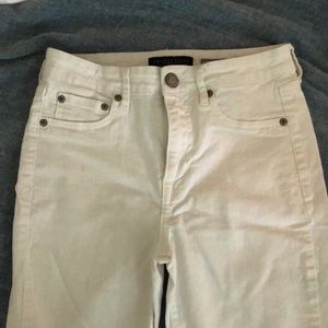 White skinny jeans